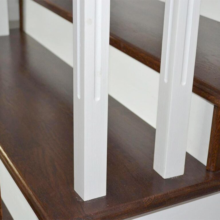 Scara lemn interior cu balustrada lemn by Stil Compact Design